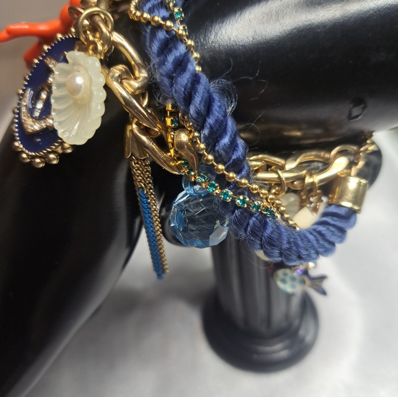 RARE BETSY JOHNSON VINTAGE NAUTICAL THEMED BRACLET - Picture 5 of 11